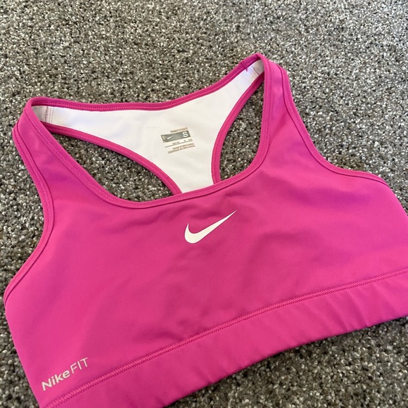 Nike sports bra, size small. - Picture 1 of 5